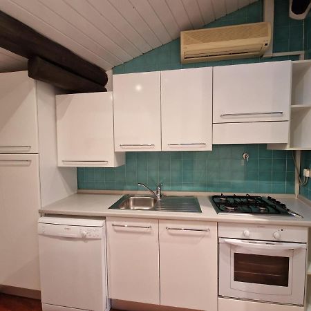 Lovely One-Bedroom Attic In An Ancient Village Bolonia Exterior foto
