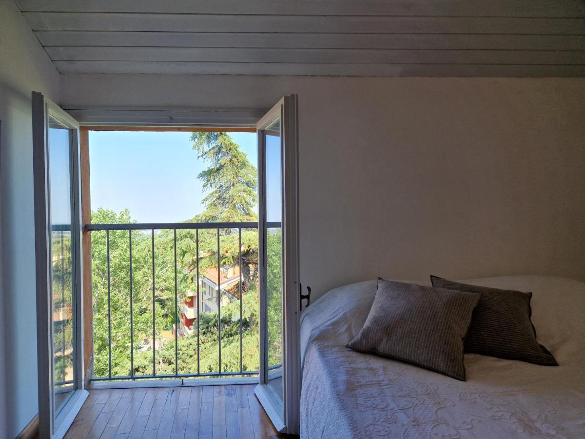 Lovely One-Bedroom Attic In An Ancient Village Bolonia Exterior foto