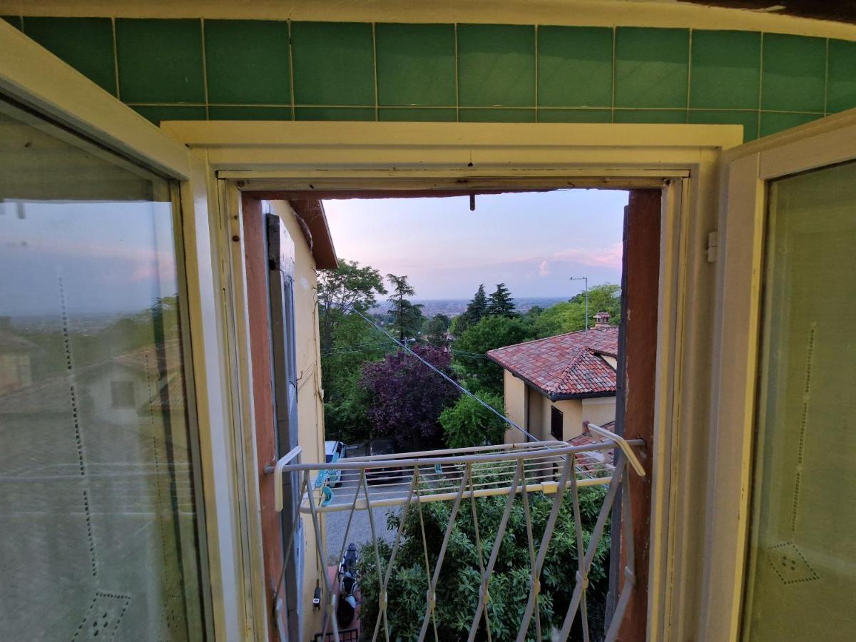 Lovely One-Bedroom Attic In An Ancient Village Bolonia Exterior foto