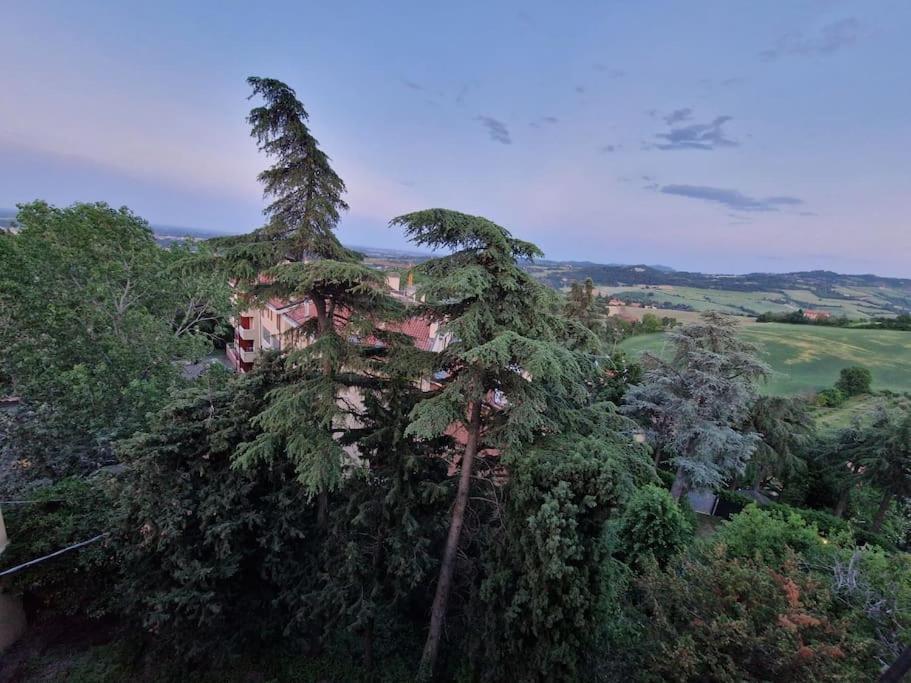 Lovely One-Bedroom Attic In An Ancient Village Bolonia Exterior foto